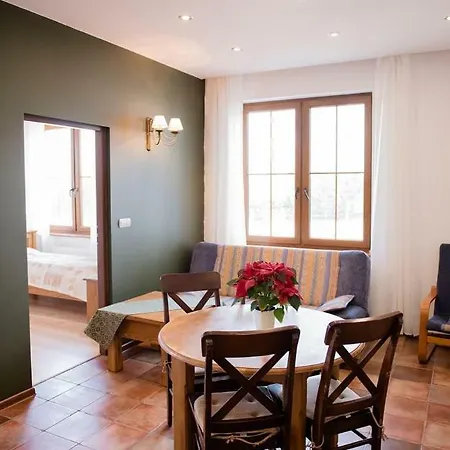 Lipowy Dwor Farm stay *